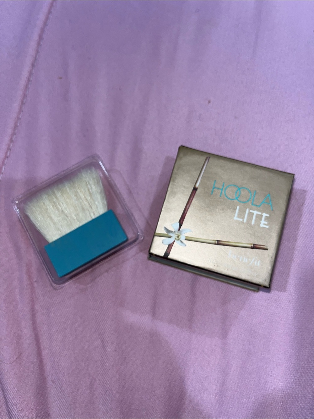💕LIKE NEW FULL SIZE BENEFIT HOOLA LITE 💕